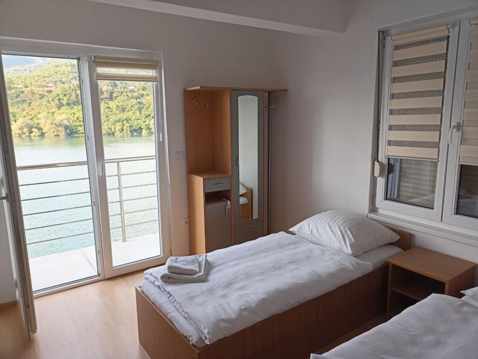 S&R Lake View Hostel Konjic Exterior photo
